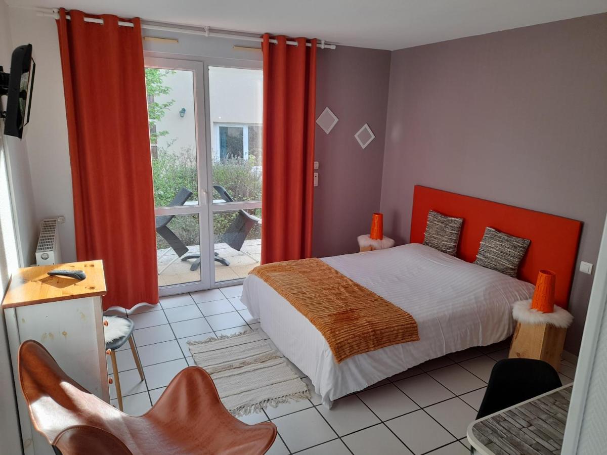 Hotel De L'Ile D'Amour Langeac Eksteriør billede