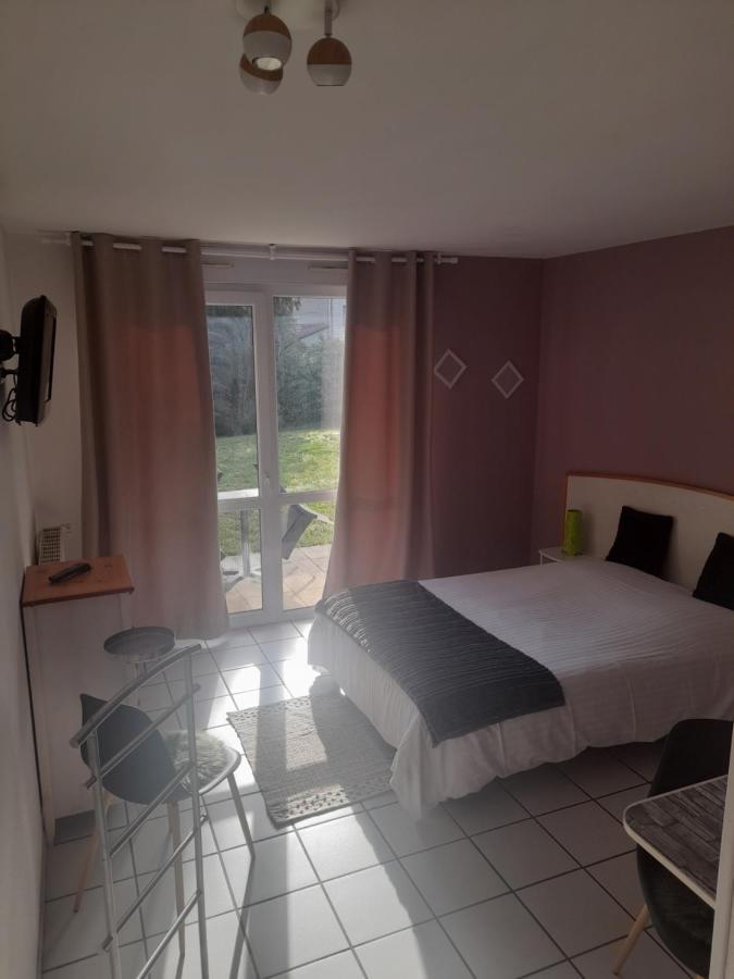 Hotel De L'Ile D'Amour Langeac Eksteriør billede
